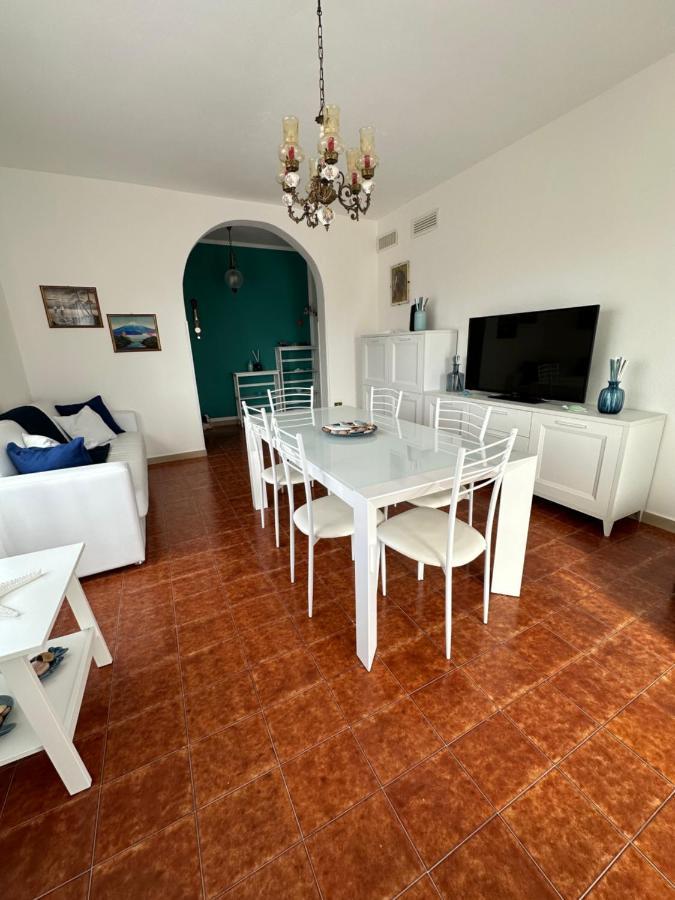 Residenza M.E.M. La Maddalena Appartement La Maddalena  Buitenkant foto